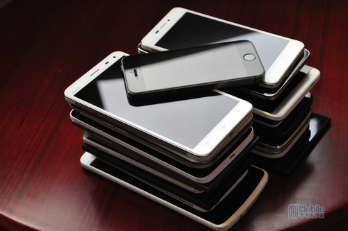 iPhone也不能比！美媒：我們?yōu)楹瘟w慕中國手機(jī)