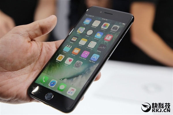 首批國行iPhone 7從鄭州發(fā)貨！共16.5萬臺