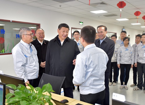 習近平考察重慶京東方：讓創(chuàng)新成為企業(yè)“活的靈魂”