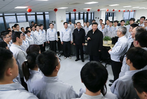 習近平考察重慶京東方：讓創(chuàng)新成為企業(yè)“活的靈魂”
