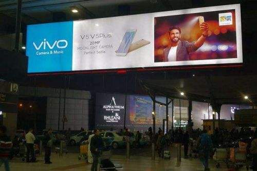 OPPO/vivo印度市場狂投23億搞營銷：廣告牌被占滿