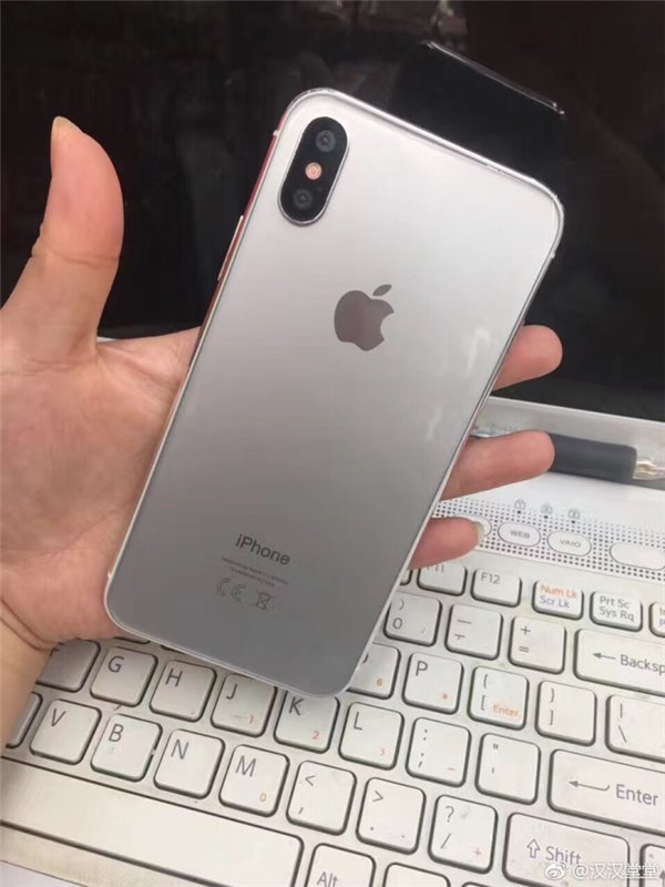 蘋(píng)果iPhone 8銀色樣機(jī)首曝：背面玻璃材質(zhì)