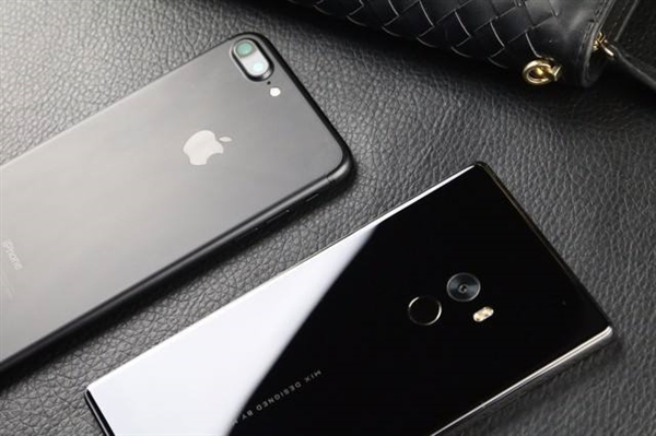 小米MIX2發(fā)布會撞車iPhone 8 雷軍：純屬巧合