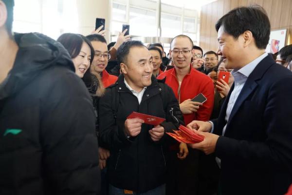 雷軍：未來(lái)十個(gè)季度內(nèi)小米重回中國(guó)第一