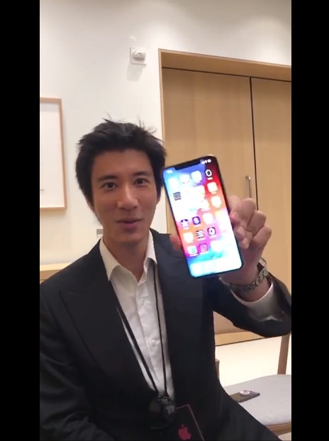 王力宏搶先上手iPhone Xs Max：直呼“超大超漂亮”