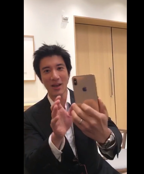 王力宏搶先上手iPhone Xs Max：直呼“超大超漂亮”
