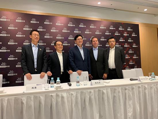 楊元慶：聯(lián)想已跨過拐點 智能制造會比富士康做得好