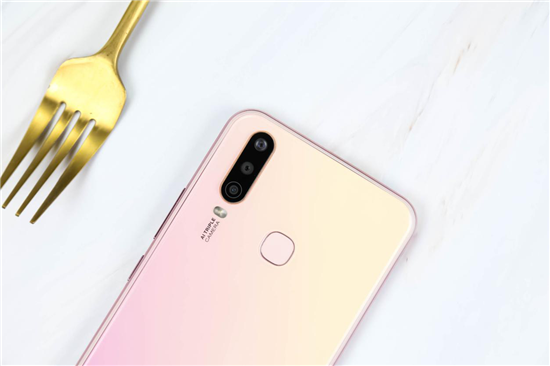 vivo Y3拍照實測：細(xì)節(jié)與質(zhì)感并存，見證三攝震撼視野